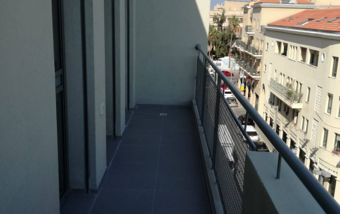 73 m2 avec balcon de 8m2 a louer sur Yaffo Tel Aviv