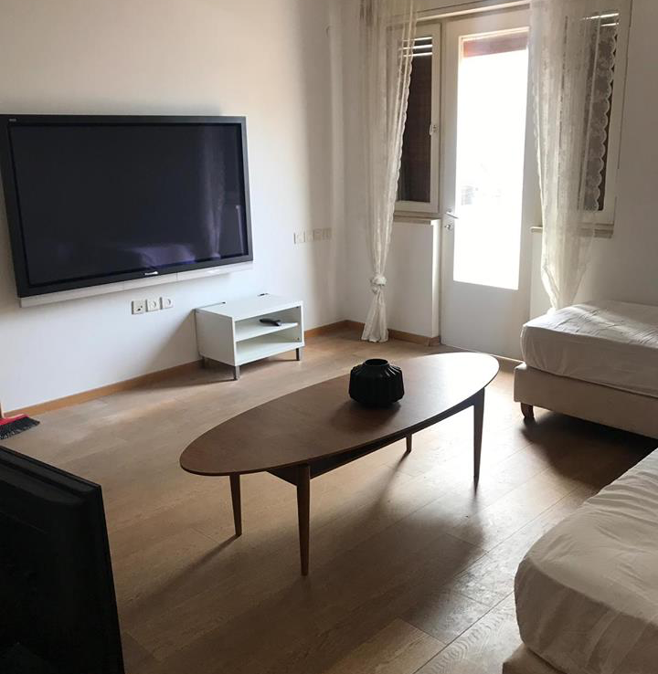 A LOUER 3 PIECES MEUBLE + BALCON - NEVE TSEDEK - TEL AVIV